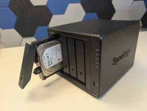 http://synologyfind.com/wp-content/uploads/2025/09/synology-DS925-setup.webp